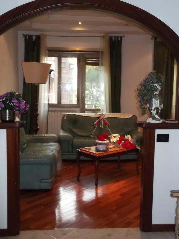 B&B Mary'S House Ciampino Exteriör bild